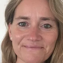 Charlotte søger job som receptionist / rengøringsassistent / tjener / køkkenmedarbejder / cafémedarbejder